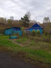 Земельный участок, кадастровый номер 42:09:0301001:139, расположен по адресу: Кемеровская область, р-н. Новокузнецкий, с. Бунгур, ул. Железнодорожная, д. 14, 651 кв.м., частная собственность, приобретен на основании договора купли-продажи земельного участка от 15.03.2018 г.