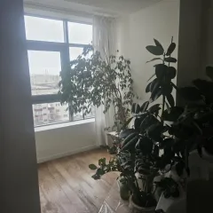 Трехкомнатная квартира общей площадью 108,4 кв.м, жилая площадь 67,5 кв.м, расположена на 3 этаже 6-этажного жилого дома по адресу: Тюменская область, Ханты-Мансийский автономный округ-Югра, г. Ханты-Мансийск, ул. Карла Маркса, д. 28, кв. 43. Кадастровый номер: 86:12:29:0:28:39. Право собственности…