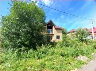 Жилой дом общей площадью 173,7 кв. м, кадастровый номер: 50-50-04/100/2011-248, на земельном участке площадью 800 кв. м, кадастровый номер: 50:04:0120601:368, расположенный по адресу: Московская область, Дмитровский район, сельское поселение Костинское в районе дер. Селёвкино, ДНП "Terra Norte"…