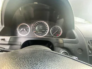 Mercedes-Benz C-Class 2008 года выпуска, VIN WDD2040811F117876. Полный привод, пробег 233 000 км, автоматическая коробка передач. Автомобиль не на ходу, двигатель и система охлаждения под замену.