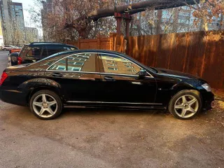 Mercedes-Benz C 500 4MATIC, VIN WDD2210861A142350, легковой, категория B/M1, 2007 год, кузов WDD2210861A142350, черный цвет, в залоге.