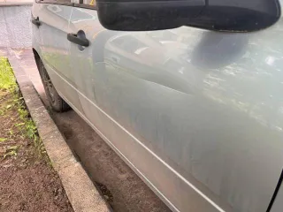 Lada Kalina, 2012 года, 81 лс, 125730 км, ВАЗ 111930 LADA KALINA, год выпуска: 2012, ГРЗ: У596УХ77, VIN: ХТА111930С0228807. Машина в удовлетворительном состоянии. На ходу. На двигателе подтеки моторного масла. Все детали кузова (крылья, двери, пороги, капот, багажник и дно автомобиля) в мелких…