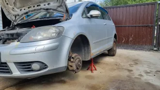 Volkswagen Golf Plus 2008 года, VIN: WVWZZZ1KZ9W834369, госномер С799ЕХ198, цвет серебристый, производитель Volkswagen AG (Германия), ПТС: 47 РК 846268, СТС: 99 58 541644. Автомобиль находится в залоге у АО "ТБанк". Расположен в Ленинградской области, Кировском районе, Мгинском городском поселении…