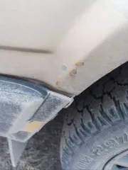 Volvo 740, 1987 года, 100 лс, VIN YV1744833H2090632, гос рег. номер О 742 УО 154. Автотранспортное средство находится в условно пригодном техническом состоянии – автомобиль не на ходу, требует ремонта/замены стоек, подшипников, рулевых тяг, тормозных колодок, тормозных суппортов, заднего моста…