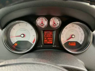 Peugeot 308 2010 года, VIN: VF34H5FWFAS113623. Пробег 198 566 км, мощность 120 л.с., цвет серо-бежевый. Двигатель 1598 куб.см, бензин, автоматическая коробка передач, левый руль. Технически неисправен, не работает стартер.