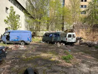 Недвижимое и движимое имущество - здание, назначение: нежилое (гостиница), кад номер: 50:60:0020103:58; здание, назначение: нежилое (проходная), кад номер: 50:60:0020103:55; помещение, назначение: нежилое (теплица), кад номер: 50:60:0020103:92; сооружение, назначение: нежилое (благоустройство с…