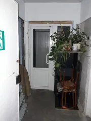 Нежилые помещения 275,2 кв.м, Кировская область. Единый лот в связи с эффективностью одновременного использования имущества, являющегося изолированными помещениями, с наличием входа в места общего пользования и непосредственно на улицу: помещения, назначение: нежилые, общей площадью 275,2 кв.м…