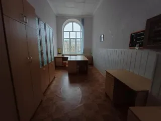 Земельный участок 4532 кв.м с учебным корпусом 2392,3 кв.м, регион Архангельская область. Участок площадью 4532 кв.м, кадастровый номер 29:23:010202:38 (реестровый номер федерального имущества П11310002370), категория земель – земли населенных пунктов, вид разрешенного использования – для…