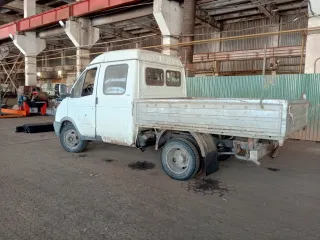 ГАЗ 33023 2007. Автомобиль грузовой марки ГАЗ 33023. VIN X9633023070553957. Год выпуска: 2007. Модель, № двигателя: 40522Р 73098911. Цвет кузова: белый. Мощность двигателя: 140 л.с. (103 кВт). Рабочий объем двигателя: 2464 куб. см. Имеет следующие повреждения: кабина с визуальными признаками…