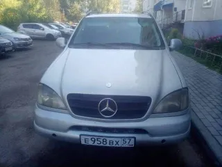 Mercedes-Benz M-Класс 1999 года, 218 лс, пробег 300000 км, полный привод, АКПП. Модель: Mercedes-Benz ML 320. Цвет: светло-серый. VIN: WDC1631541A114200, мощность 218 л.с. (160.3 кВт), объем двигателя 3199 куб. см, номер кузова: A114200. Пробег носит предположительный характер.
