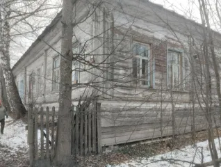 Нежилое здание 289,7 кв.м и земельный участок 2627 кв.м, Ильинский, Пермский край, нежилое здание общей площадью 289,7 кв.м с кадастровым номером 59:20:0010106:8 и земельный участок общей площадью 2627 кв.м 59:20:0010106:1 объект культурного наследия регионального значения «Дом князя Голицына»…