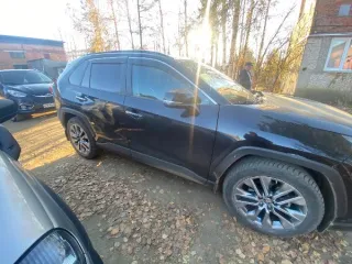 Toyota RAV4 2021 года выпуска, VIN XW7D13FVX0S023706. Сведениями о состоянии движимого имущества организатор торгов не располагает.