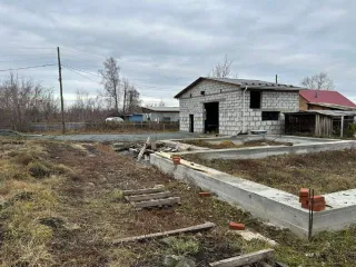 Земельный участок 710 кв.м, Челябинская область, рп Зауральский, с кадастровым номером 74:28:0203008:126, по адресу: 456591, Россия, Челябинская обл, Еманжелинский р-н, Зауральский рп, Калинина ул, 26А, площадью 710 кв.м.