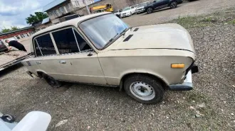 ВАЗ 21061, 1992 г/в, транспортное средство марки ВАЗ 21061, г/н А 971 ВМ 156, VIN XTA210610H2964483, цвет темно-бежевый. Имущество продается в том виде, комплектности и состоянии, в каком оно есть. За скрытые дефекты имущества продавец ответственности не несет. Проданное имущество обмену и возврату…