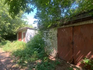 Земельный участок 553 кв.м с постройками, Владимирская область, Гороховецкий район, город Гороховец, улица Гагарина, дом 46. Категория земель: земли населенных пунктов. Вид разрешенного использования: под зданием государственной семенной инспекции. Кадастровый номер участка: 33:09:010404:2. На…