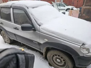 CHEVROLET NIVA, 212300 55, 2013г.в., цвет: светло серебристый металлик