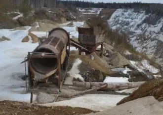 Горнодобывающий комплекс золото 1528 кг Иркутская область Комплекс имущества для добычи полезных ископаемых согласно лицензии ИРК 02838 БР до 11.12.2030г. с общими запасами рудного золота 1528,1 кг. Включает объекты недвижимости: Склад производственный №1 кадастровый номер 38:22:010003:217, Склад…