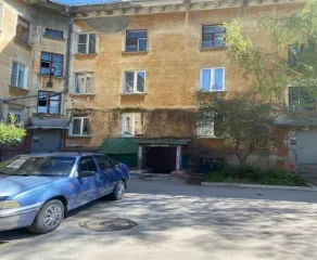 Нежилое помещение 107,9 кв.м, г. Магнитогорск, Челябинская обл., нежилое помещение № 2, площадью 107,9 кв.м., с кадастровым номером 74:33:0129003:2971, адрес: Россия, Челябинская обл., г. Магнитогорск, улица Строителей, дом 50. Общая площадь: 107.9. Расположение в пределах объекта недвижимости…