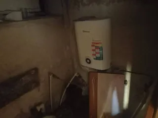 Доля 2/4 права собственности на жилое помещение площадью 61,4 кв.м, кадастровый номер 42:26:0301002:3949, расположенное по адресу: Кемеровская область, г. Ленинск-Кузнецкий, пер. Павленко, д.36, кв.1