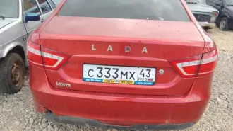 Легковой автомобиль LADA VESTA, 2016 г.в., г/н С333МХ43, VIN: XTAGFL120GY031756, красного цвета, задний бампер сломан, на багажнике вмятина, диски штампованные с ржавчиной, по кузову имеются сколы Л.К.П., с ключом и документами СТС и ПТС, рабочее состояние не проверялось (Уведомление №1300 К от…