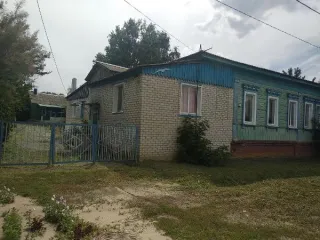 Земельный участок, площадью 1192 кв. м., кадастровый номер 34:27:160101:1783 с расположенными на нем объектами недвижимого имущества:  здание, общей площадью 215,6 кв.м.,  кадастровый номер: 34:27:160101:1993   и  здание, общей площадью 71,5 кв.м.,  кадастровый номер: 34:27:160101:3688 Лот № 2…