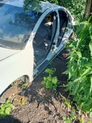 Volvo S40 2011 автомобиль марки VOLVO S40, год выпуска 2011 г., цвет: белый, модель № двигателя: B420483 1058429, шасси: отсутствует, кузов: №YVIMS434BC2571560, идентификационный номер (VIN): YV1MS434BC2571560.