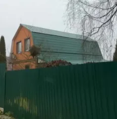 Земельный участок 600 кв.м и жилой дом 78 кв.м, Московская область, Чехов. Земельный участок, с расположенным на нем жилым зданием. Здание жилой дом кадастровый номер 50:31:0060247:574 Московская область, городской округ Чехов, деревня Верхнее Пикалово, территория СНТ Пикалово, дом 96, площадь 78…