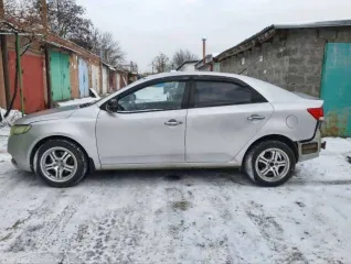 Kia Cerato 2012 года, 126 л.с., пробег 190000 км, АКПП. Модель: Cerato Forte, цвет серебристый. VIN: XWEFW411BC0000369, ПТС: 39НН 647555, госномер: Х438НА761. Страна изготовитель: Россия. Двигатель: бензиновый, модель G4FC, номер CH223358, мощность 126 л.с. (92.7 кВт), объем 1591 куб. см…