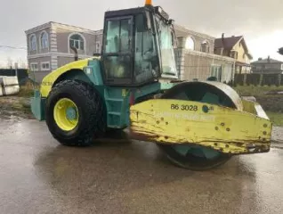 Каток дорожный Caterpillar CB54B, 2017 г.в., мощность двигателя 131,2 л.с, VIN: CATCB54BJS4P00307, ГРЗ 14РК9826.