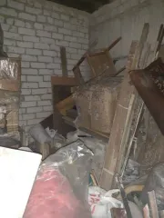 Гараж, площадь 21,4 кв.м., назначение: нежилое, адрес: Россия, Саратовская обл, г Саратов, ул Лесная, дом Б/Н ГСК "Модуль-77", помещение 3. Находится в долевой собственности, размер доли: 1/2. Кадастровый номер: 64:48:000000:226997