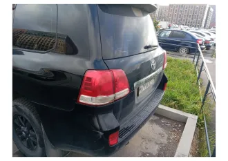 Toyota Land Cruiser 2008 Toyota Land Cruiser 2008 г.в. VIN-номер JTMHV05J404015969 С имуществом можно ознакомиться по адресу: г. Москва, Новосередневский пр-т, общественная парковка у д. 17. Для согласования даты, времени и ознакомления с имуществом, заинтересованное лицо направляет заявку на…