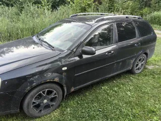 Chevrolet Lacetti, 2009 года, 109 лс, 216684 км Легковой автомобиль, марка CHEVROLET KLAN, VIN XUUNF356J90022118, 2009 г.в. ВНИМАНИЕ!!! Автомобиль на ходу. Есть некоторые проблемы, из которых известны: - нужна замена радиатора (протекает антифриз), - иногда бывают плавающие обороты на холостом…