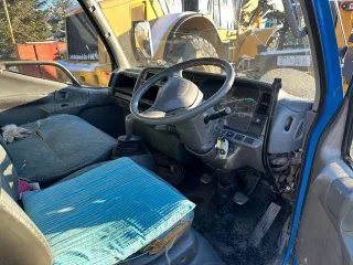 Автомобиль Mitsubishi Canter  категория C , гос.рег.знак М363НА27, идентификационный номер  VIN  отсутствует, год выпуска 2001, цвет синий