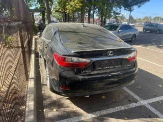 Lexus ES200 GT 2017 года выпуска, VIN: JTHBT1GGX02076076