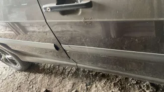 Автомобиль LADA 211440 SAMARA 2013 года выпуска, 82 л.с., VIN: XTA211440D5201283. Техническое состояние: автомобиль не на ходу. Пробит блок двигателя, коррозия кузова, износ ходовой, прогнил лонжерон, пробег неизвестен.