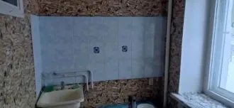 2/3 доли жилого помещения 52,4 кв.м Курганская область, кадастровый номер 45:05:011201:704, назначение: жилое, общей площадью 52,4 кв. м., этаж № 1, адрес (местонахождение) объекта: Курганская область, Звериноголовский р-н, п. Искра, ул. Геннадия Ожгихина, д. 6, кв. 13. Вид ограничений и…