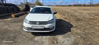 Volkswagen Polo 2019 года, белый цвет, VIN: XW8ZZZ61ZKG051234. Пробег 351161 км. Использовался в такси. Не на ходу, неисправен двигатель, демонтирован, находится в разобранном состоянии в багажнике автомобиля. Значительные повреждения, разрывы железа и вмятины по левой стороне автомобиля…