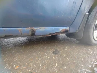 Kia Cerato 2005 года, 105 л.с., пробег 333333 км. VIN: KNEFE222255190286, госномер: Р311ЕН159. Двигатель: G4ED, номер 5Н018056, 1599 куб.см. Кузов: синий темный, КПП: механика. Требуется ремонт/покраска кузова, имеются значительные повреждения в виде коррозии, сколов (дно и пороги прогнили)…