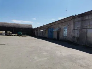 Здание нежилое производственное, кадастровый номер: 74:30:0301044:22, местоположение: Челябинская область, г. Копейск, п. Горняк, пер. Ломоносова, д. 30, площадь: 1375,3 кв. м. Сооружение инженерно-коммуникационное, кадастровый номер: 74:30:0301044:24, местоположение: Челябинская область, г…