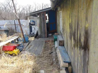 Доля квартиры 34.1 кв.м., Уссурийск. 1/4 доля квартиры в Уссурийске, еще 1/4 доля квартиры в Уссурийске, еще 1/4 доля в квартире, площадь 34.1 кв.м., назначение: Жилое, этаж: 1, адрес: Россия, Приморский край, г. Уссурийск, ул. Известковая, д. 48, кв. 2, кадастровый номер: 25:34:016502:2293