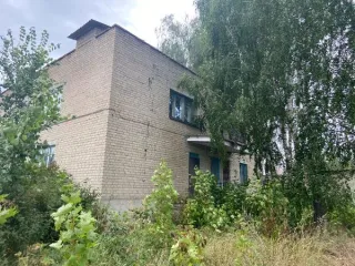 Детский дом, 1113,1 кв. м с участком 2719 кв. м, Орловская область. Имущественный комплекс, расположенный по адресу: Российская Федерация, Орловская область, р-н Колпнянский, пгт. Колпна, ул. Чкалова, 2б. Здание, назначение: нежилое, наименование: детский дом, площадь 1 113,1 кв. м., количество…