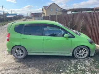 Honda Jazz 2004, состояние авто: требует ремонта. Легковой автомобиль, модель (марка): Honda Jazz, VIN: JHMGD18505S221200, год выпуска: 2004, техническое состояние: по ходовой части: замена шин, масел и жидкостей.