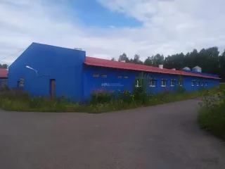 С/х комплекс и недвижимость в Лодейнопольском р-не, Ленинградская область. Имущество по адресу: ЛО, Лодейнопольский р-н: Квартира, 41,7 кв. м; Земельные участки общей площадью 1 366 073 кв. м; Строения: силосная траншея, картофелехранилище, 2 сенохранилища, телятник, откормочная свиноферма и другие…