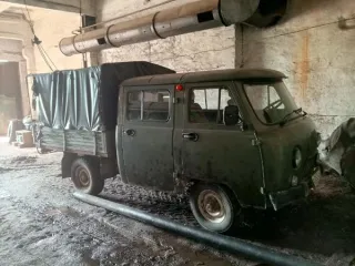 Полуприцеп бортовой с тентом Schmitz Каргобулл SPR 24L VIN WSMS6080000487375, 2001 года выпуска.