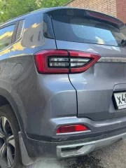 Автомобиль марки CHERY модель Tiggo 4 Pro 2023 г.в. VIN номер LVVDB21B4PD986472, цвет серый. Автомобиль в хорошем состоянии, на ходу, есть незначительные дефекты по кузову, не срабатывает кнопка открытия багажника на ключах.