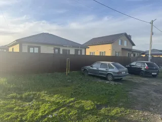   Жилой дом, по адресу: Российская Федерация, Республика  Татарстан, Тукаевский муниципальный район, с.п.  Азьмушкинское, д. Азьмушкино, ул. Бирюзовая, д. 50,  кадастровый номер: 16:39:021201:7300, площадью 101,7  кв.м.    Земельный участок, по адресу: Местоположение  установлено относительно…
