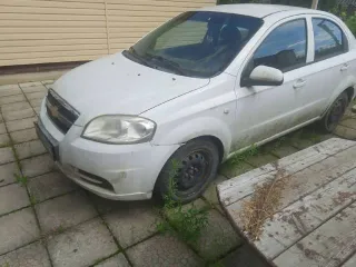 Chevrolet Aveo, 2011 года, 101 лс, 432000 км. Легковой автомобиль, марка: ШЕВРОЛЕ, модель: KLAS (AVEO), год изготовления: 2011, цвет: Белый, VIN: XUUSF69W9B0020526, г/н: М832КО40. Требует ремонта, нет блока управления, греется на переключении на холодный обдув, оборван ремень ГРМ, разбито лобовое…