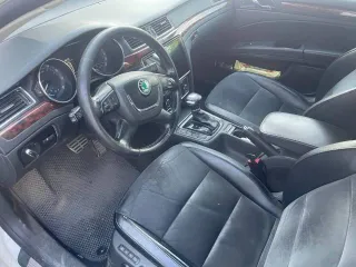 Skoda Superb 2010 года выпуска, 152 л.с., 250000 км, АКПП, легковой автомобиль, марка/модель Skoda Superb, номер кузова VIN XW8AB83T3BK300355, год выпуска 2010.