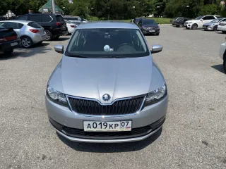 Skoda Rapid, 2019 год, VIN XW8AC2NH4KK128470, кузов XW8AC2NH4KK128470, цвет серебристый. Объем двигателя 1598 см³, мощность 110 л.с., экологический класс 5, тип кузова — легковой хэтчбек. Транспортное средство в залоге у ПАО «Совкомбанк».