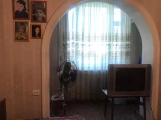 1/3 доля в праве на жилое помещение 55.9 кв.м., кадастровый номер 23:37:0709001:2352
По адресу: Краснодарский край, Анапский район, с. Витязево, ул. Авиационная, дом №5, кв. 1